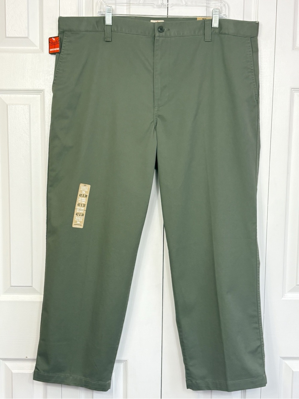 NWT Dockers Men's Olive Green Khaki Straight Leg Cargo Chino Pants 42x30